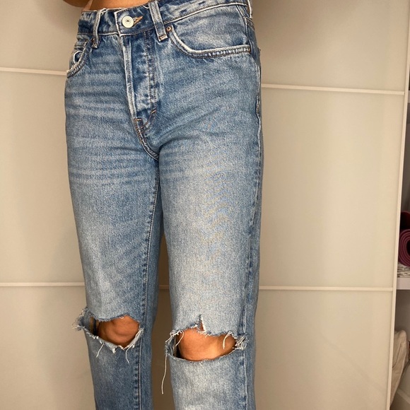 mom jean with hole - Picture 2 of 2